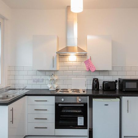 Cherry Property - Berry Apartments Μπλάκπουλ Δωμάτιο φωτογραφία