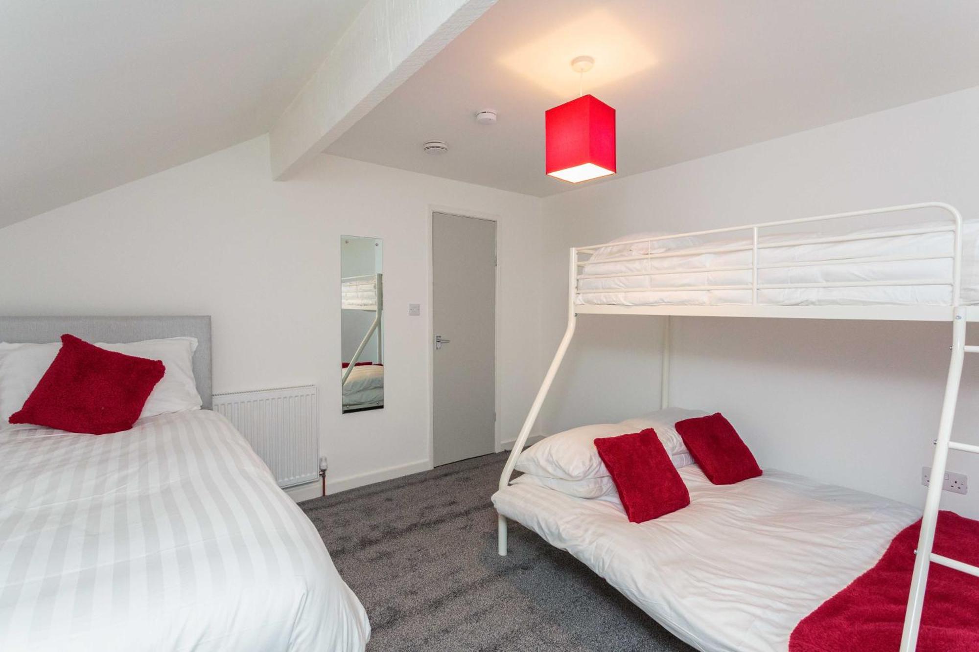 Cherry Property - Berry Apartments Μπλάκπουλ Δωμάτιο φωτογραφία